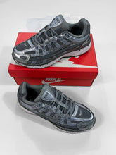 Load image into Gallery viewer, Shoes