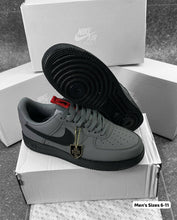 Load image into Gallery viewer, Shoes