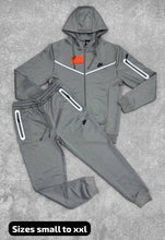 Load image into Gallery viewer, Tracksuit men