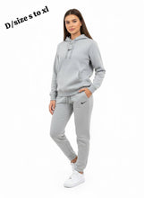 Load image into Gallery viewer, Tracksuit women