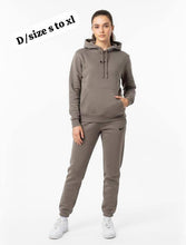 Load image into Gallery viewer, Tracksuit women