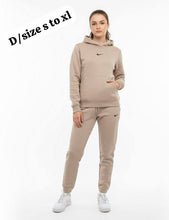 Load image into Gallery viewer, Tracksuit women