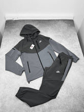 Load image into Gallery viewer, Tracksuit men