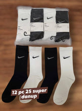 Load image into Gallery viewer, Socks