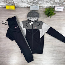 Load image into Gallery viewer, Tracksuit