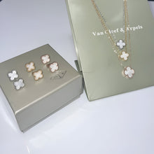 Load image into Gallery viewer, Necklace