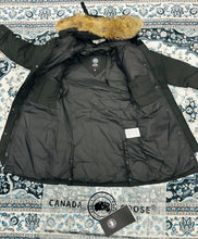 Load image into Gallery viewer, Jacket