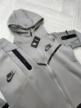 Load image into Gallery viewer, Tracksuit boy
