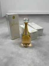 Load image into Gallery viewer, Perfume