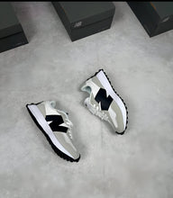 Load image into Gallery viewer, Shoes