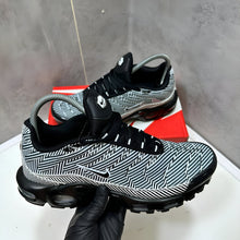 Load image into Gallery viewer, Shoes