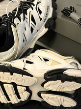 Load image into Gallery viewer, Shoes men