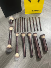 Load image into Gallery viewer, Makeup