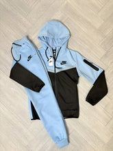 Load image into Gallery viewer, Tracksuit women