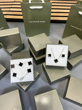 Load image into Gallery viewer, Necklace