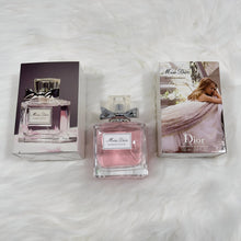 Load image into Gallery viewer, Perfume