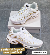 Load image into Gallery viewer, Shoes