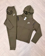 Load image into Gallery viewer, Tracksuit