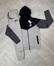 Load image into Gallery viewer, Tracksuit men