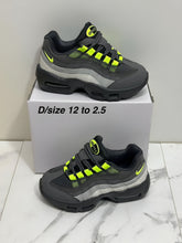 Load image into Gallery viewer, Shoes