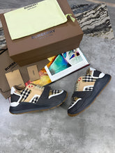 Load image into Gallery viewer, Shoes men