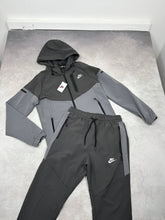 Load image into Gallery viewer, Tracksuit men
