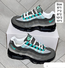 Load image into Gallery viewer, Shoes