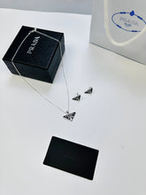 Load image into Gallery viewer, Necklace