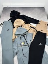 Load image into Gallery viewer, Tracksuit men