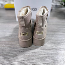Load image into Gallery viewer, Shoes