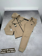 Load image into Gallery viewer, Tracksuit men