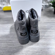 Load image into Gallery viewer, Shoes