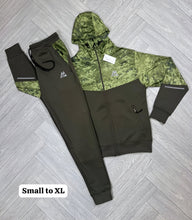 Load image into Gallery viewer, Tracksuit
