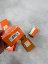 Load image into Gallery viewer, Perfume