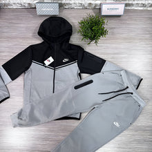 Load image into Gallery viewer, Tracksuit women