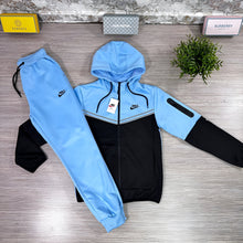 Load image into Gallery viewer, Tracksuit women
