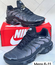Load image into Gallery viewer, Shoes