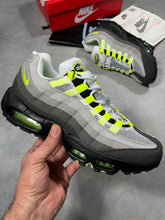 Load image into Gallery viewer, Shoes