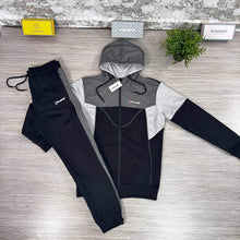 Load image into Gallery viewer, Tracksuit