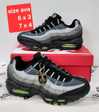 Load image into Gallery viewer, Shoes