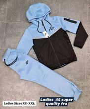 Load image into Gallery viewer, Tracksuit women