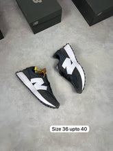Load image into Gallery viewer, Shoes