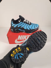 Load image into Gallery viewer, Shoes