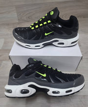 Load image into Gallery viewer, Shoes