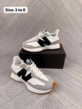 Load image into Gallery viewer, Shoes