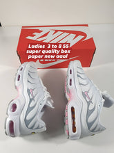 Load image into Gallery viewer, Shoes