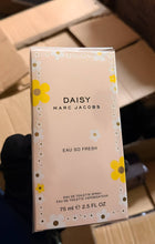 Load image into Gallery viewer, Perfume