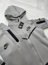 Load image into Gallery viewer, Tracksuit boy