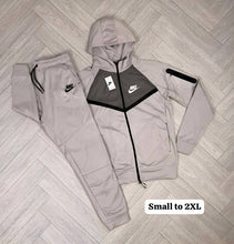 Load image into Gallery viewer, Tracksuit men