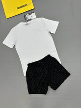 Load image into Gallery viewer, Tshirt